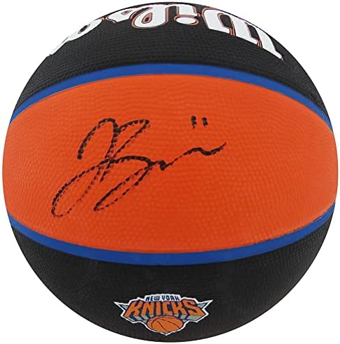 Jalen Brunson Aláírt New York Knicks Wilson A Város Teljes Méretű Kosárlabda - Dedikált Kosárlabda
